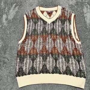 URBAN OUTFITTERS Sweater Vest Mens Medium Lucas Argyle Preppy Y2K Camp Cabin